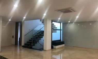 casa en arriendo/venta en via al tennis. Cod A1169