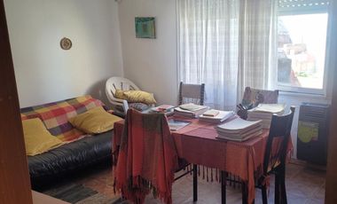 CASA 2 DORMITORIOS SOBRE LOTE PROPIO VILLA BALLESTER