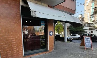 LOCAL COMERCIAL SOBRE ESQUINA EN VENTA - MORON CENTRO