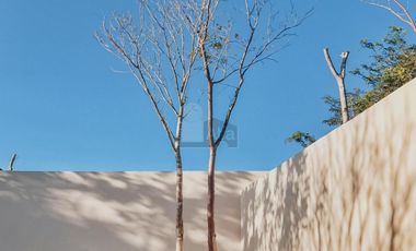 Casa 2 Plantas, 3 recamaras, al norte de Merida, excelente, desarrollo con amenidades