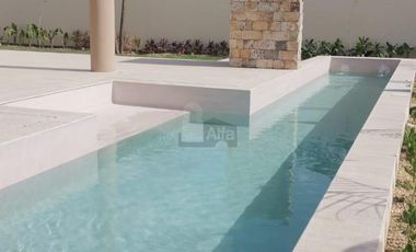 Casa 2 Plantas, 3 recamaras, al norte de Merida, excelente, desarrollo con amenidades