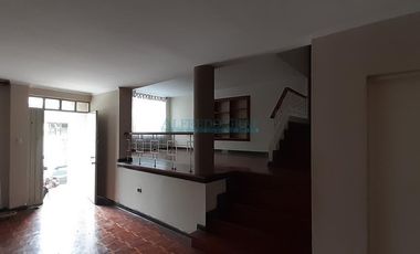 Casas como Terreno Venta CAL. MARIO VALDIVIA  - SAN MIGUEL