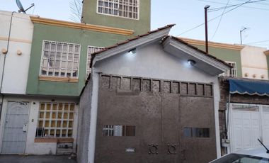 Casa en condominio en venta en Los Héroes Tecámac II, Tecámac, México