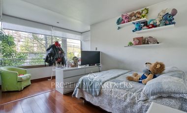 Amplio departamento con jardín en La Dehesa Central