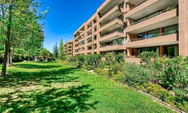 Amplio departamento con jardín en La Dehesa Central