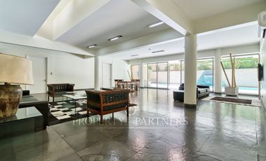 Amplio departamento con jardín en La Dehesa Central