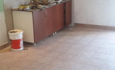 Chilavert. C.Paz y D.Suarez. Ph frente 1 ambiente, 3 cuadras de la plaza artigas. A 7 cuadras de la estacion de Chilavert