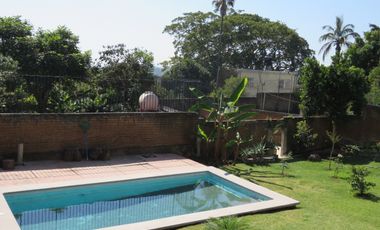 Casa sola con alberca en jiutepec, morelos.