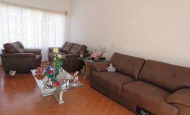 Casa sola con alberca en jiutepec, morelos.