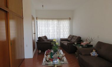 Casa sola con alberca en jiutepec, morelos.