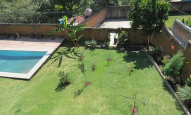 Casa sola con alberca en jiutepec, morelos.