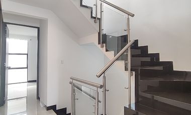 casa en venta en lomitas del trapiches. Cod V30039