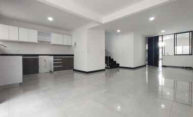 casa en venta en lomitas del trapiches. Cod V30039