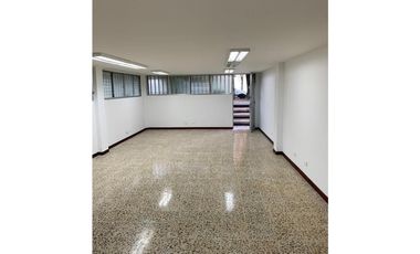 VENTA DE LOCAL COMERCIAL EN CALASANZ, EXCELENTE UBICACIÓN.