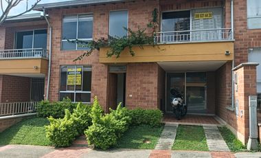 casa en arriendo en suramérica. Cod A215569