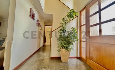 SE VENDE HERMOSA CASA EN SANTA ELENADE CHICUREO DE 6 DORMITORIOS