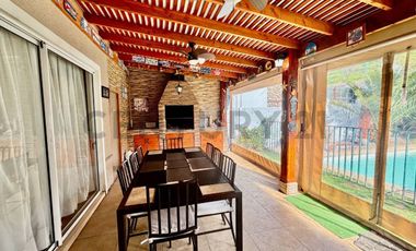 SE VENDE HERMOSA CASA EN SANTA ELENADE CHICUREO DE 6 DORMITORIOS
