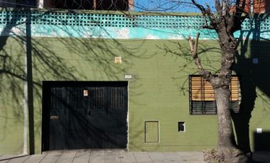 Venta de Casa 4 dormitorios, Pompeya.