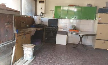 Venta de Casa 4 dormitorios, Pompeya.