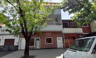 Venta de departamento tipo casa PH de 3 amb con patio en Mataderos (30565)