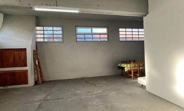Casa de 2 ambientes con deposito y losa para construir en San lorenzo y Olazabal