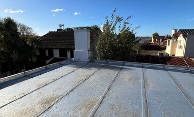 Casa de 2 ambientes con deposito y losa para construir en San lorenzo y Olazabal