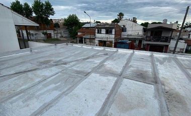 Casa de 2 ambientes con deposito y losa para construir en San lorenzo y Olazabal