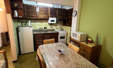 Casa de 2 ambientes con deposito y losa para construir en San lorenzo y Olazabal