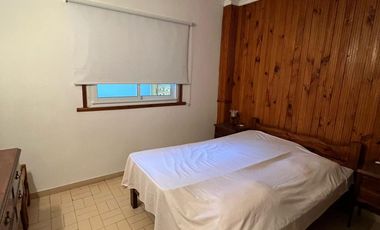 Casa de 2 ambientes con deposito y losa para construir en San lorenzo y Olazabal