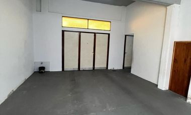 Casa de 2 ambientes con deposito y losa para construir en San lorenzo y Olazabal