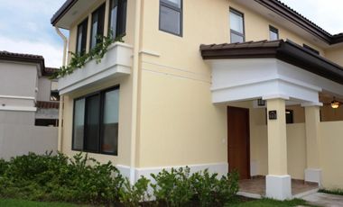 Se Alquila Casa Dúplex en Howard $2.100