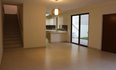 Se Alquila Casa Dúplex en Howard $2.100