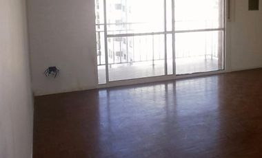 Departamento de 4 ambientes con cochera, Quilmes centro.