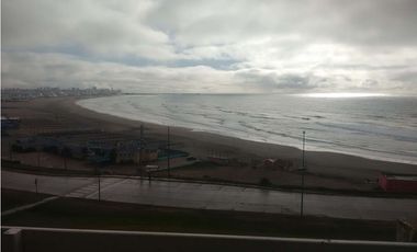 Un Ambiente Con Vista Plena Al Mar