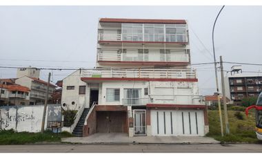 Un Ambiente Con Vista Plena Al Mar
