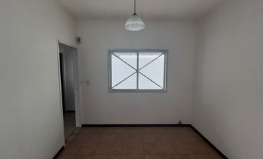 Departamento Tipo Casa en venta en Remedios de Escalada Este