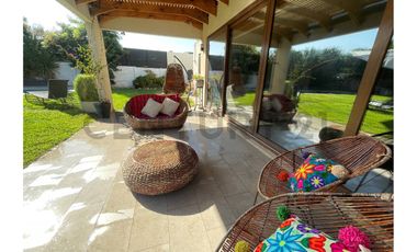 VENDO EXCLUSIVA CASA EN SANTA ELENA CHICUREO NORTE