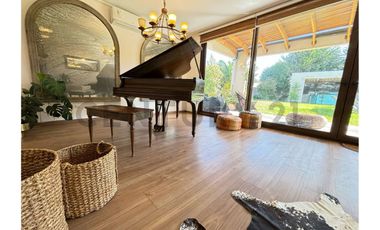 VENDO EXCLUSIVA CASA EN SANTA ELENA CHICUREO NORTE