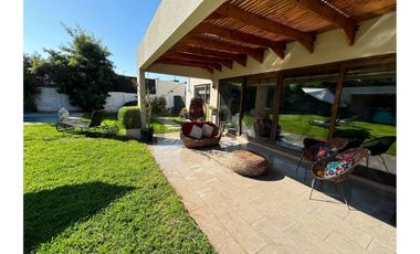VENDO EXCLUSIVA CASA EN SANTA ELENA CHICUREO NORTE