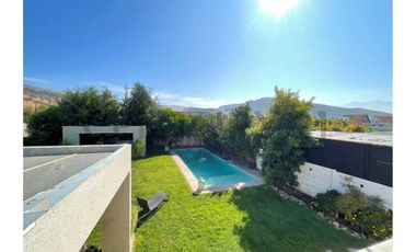 VENDO EXCLUSIVA CASA EN SANTA ELENA CHICUREO NORTE