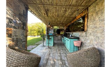 VENDO EXCLUSIVA CASA EN SANTA ELENA CHICUREO NORTE