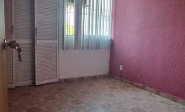 BONITA CASA EN XOCHITEPEC MOR.