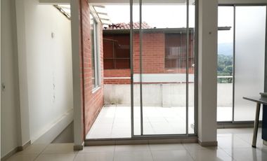 Maat vende Casa en Conjunto -Villeta, 210M2 $400Millones