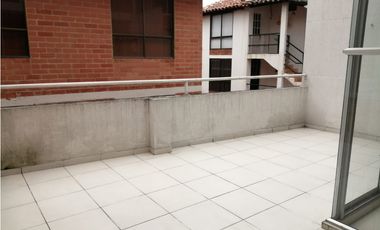 Maat vende Casa en Conjunto -Villeta, 210M2 $400Millones