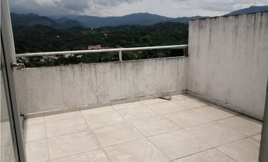 Maat vende Casa en Conjunto -Villeta, 210M2 $400Millones