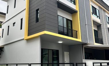 3 Bedroom Townhouse for sale at The Connect Up 3 Wongwaen-Bangkae
