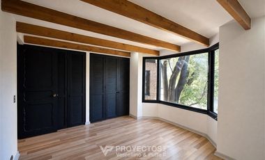 Casa en arriendo de 5 dorm. en Lo Barnechea