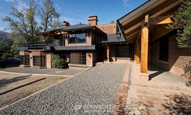 Casa en arriendo de 5 dorm. en Lo Barnechea