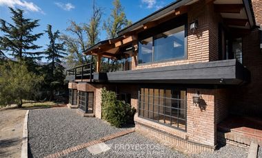 Casa en arriendo de 5 dorm. en Lo Barnechea