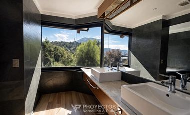Casa en arriendo de 5 dorm. en Lo Barnechea